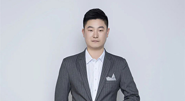 老鷹——不必等風(fēng)，而是奮力成為那股新風(fēng)向